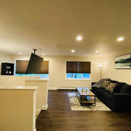 Beautiful 2 Bedroom 1 Bath Apartment With Private Garage Anchorage Zewnętrze zdjęcie