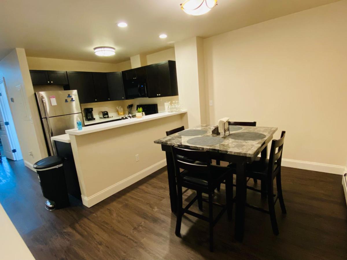 Beautiful 2 Bedroom 1 Bath Apartment With Private Garage Anchorage Zewnętrze zdjęcie