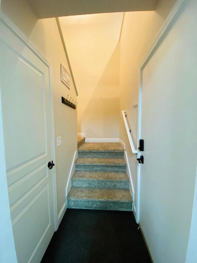 Beautiful 2 Bedroom 1 Bath Apartment With Private Garage Anchorage Zewnętrze zdjęcie